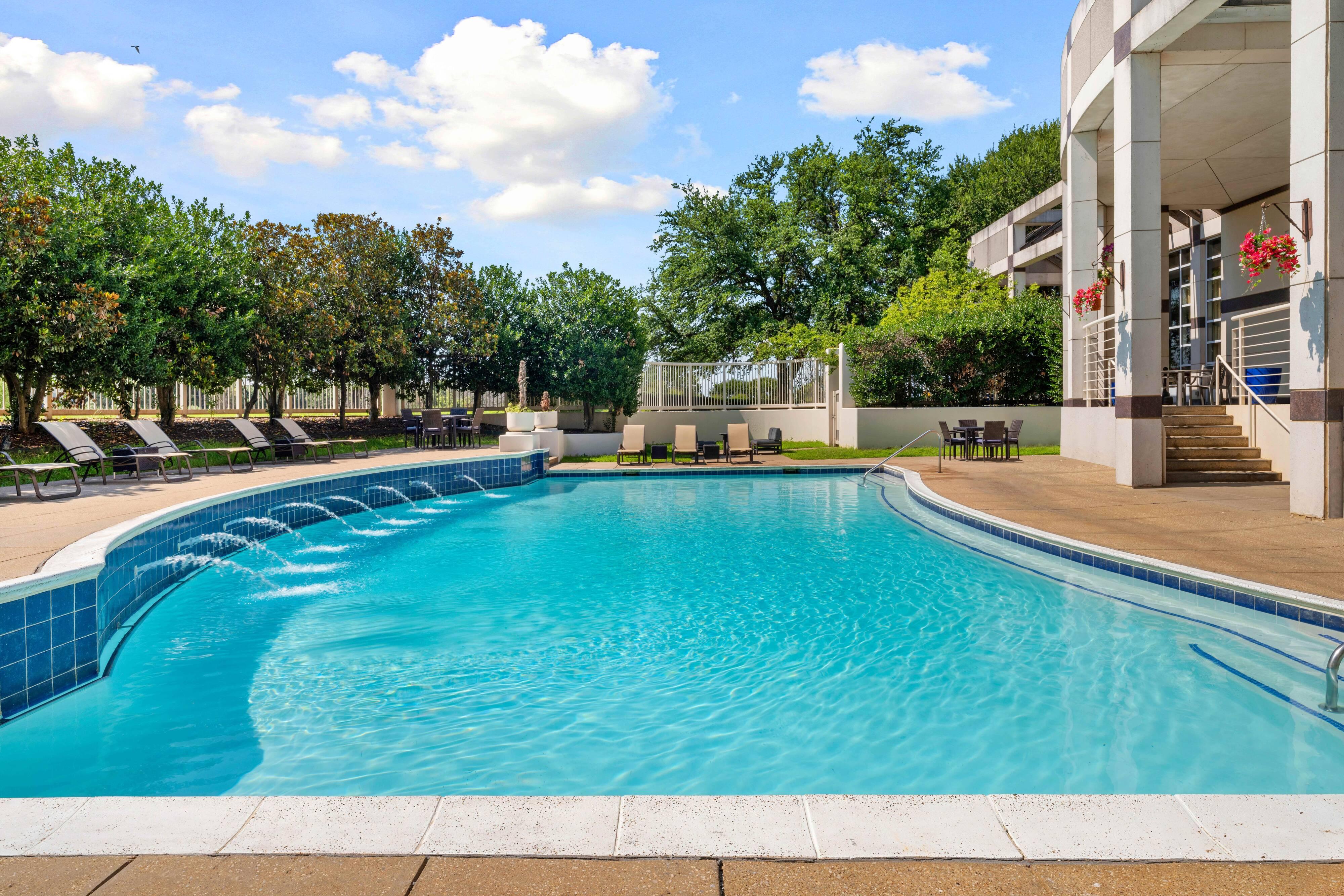 Renaissance Dallas North Hotel Farmers Branch Ngoại thất bức ảnh
