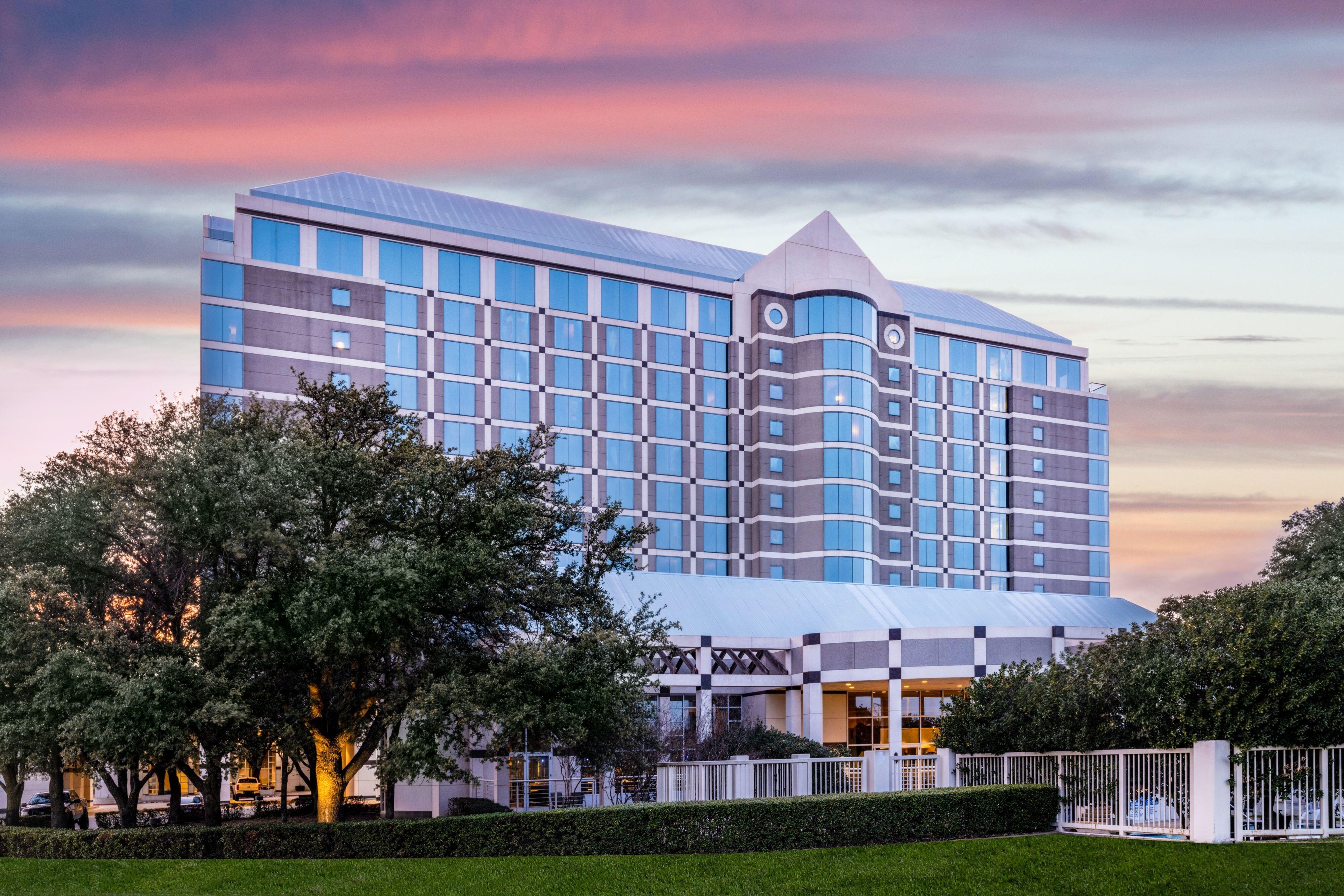 Renaissance Dallas North Hotel Farmers Branch Ngoại thất bức ảnh
