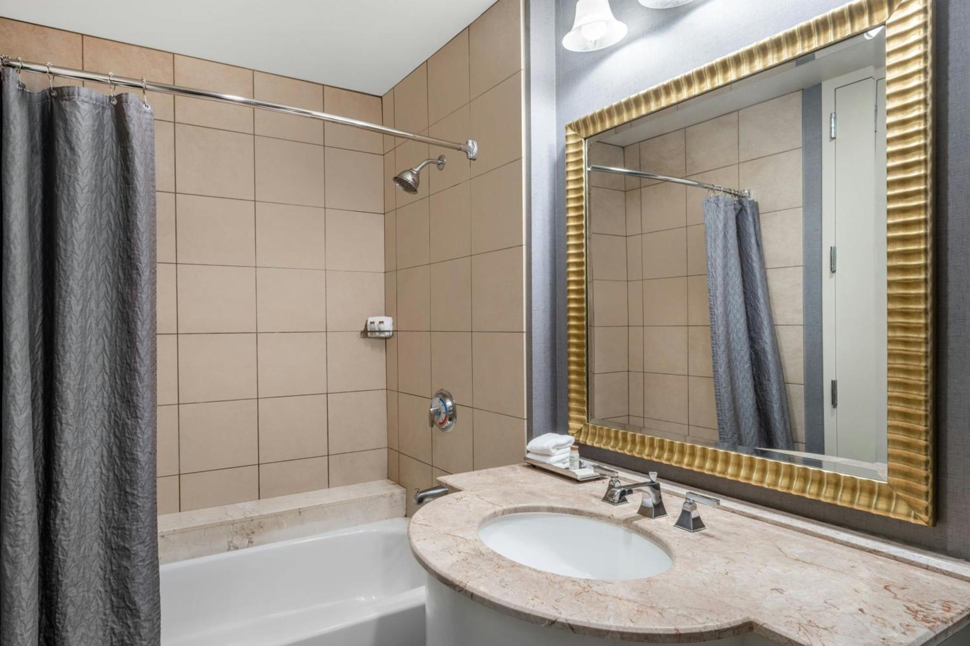 Renaissance Dallas North Hotel Farmers Branch Ngoại thất bức ảnh